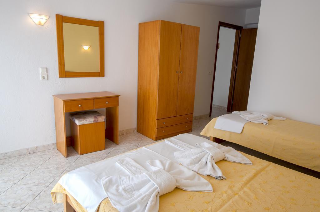 Studios Maria Potos Habitación foto